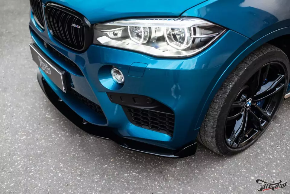 BMW X6M. Окрас навесных деталей в черный глянец, антихром и окрас дисков в черный глянец!
